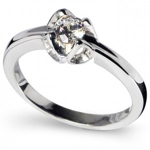 Zaria, solitaire sterling silver engagement ring